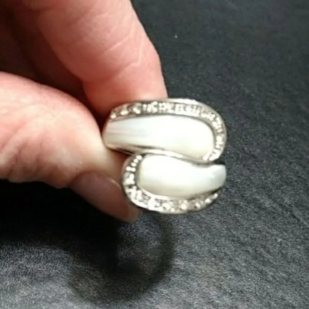 Silver tone ring with white stone Size 8